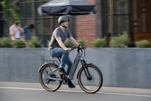 Maseczka na rower – filtry antysmogowe dla mieszkańców dużych miast