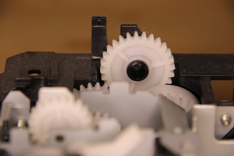 Maska przeciwpyłowa w budownictwie – dobór filtrów do rodzaju pyłu